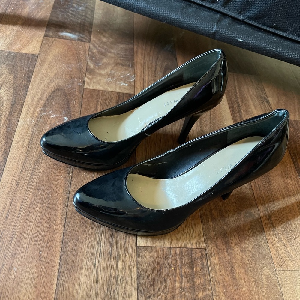 Nine West pump